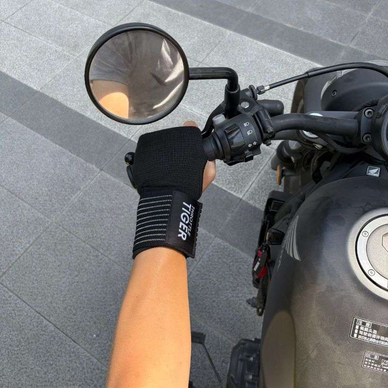 Rider's Wrist Support - Image 11