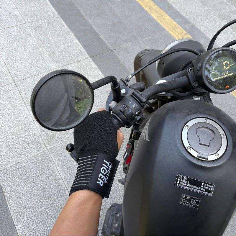 Rider's Wrist Support - Image 12